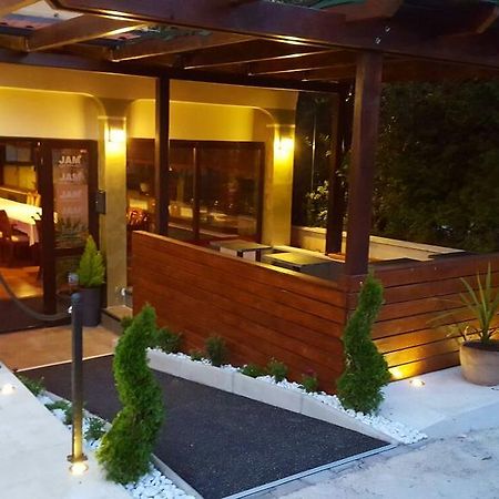 Villa Cezar Kaštel Lukšić 외부 사진